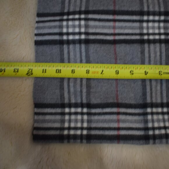Perry Ellis Gray Plaid Scarf - Picture 3 of 6